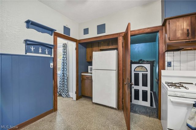 7510 Manhattan Avenue, Parma, OH 44129