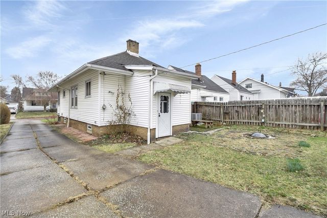 7510 Manhattan Avenue, Parma, OH 44129