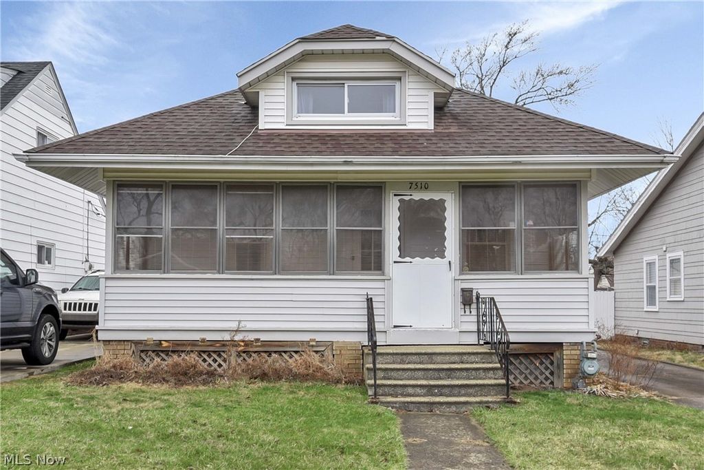 7510 Manhattan Avenue, Parma, OH 44129