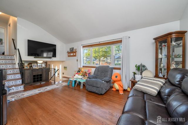 71 Aberdeen Avenue, Iselin, NJ 08830