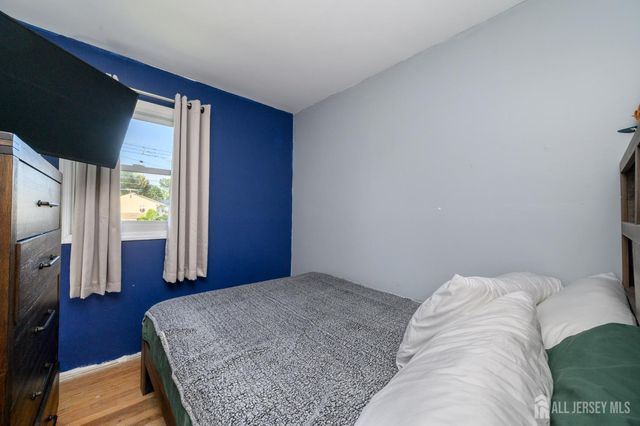 71 Aberdeen Avenue, Iselin, NJ 08830
