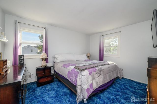 71 Aberdeen Avenue, Iselin, NJ 08830