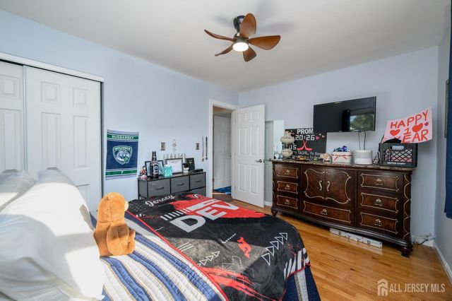 71 Aberdeen Avenue, Iselin, NJ 08830