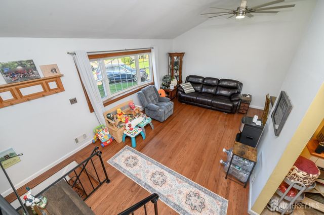 71 Aberdeen Avenue, Iselin, NJ 08830