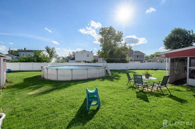 71 Aberdeen Avenue, Iselin, NJ 08830