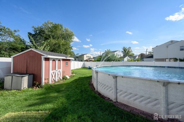 71 Aberdeen Avenue, Iselin, NJ 08830