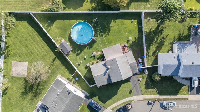 71 Aberdeen Avenue, Iselin, NJ 08830