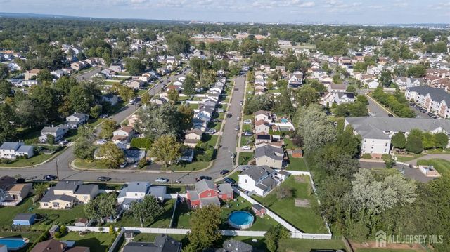 71 Aberdeen Avenue, Iselin, NJ 08830