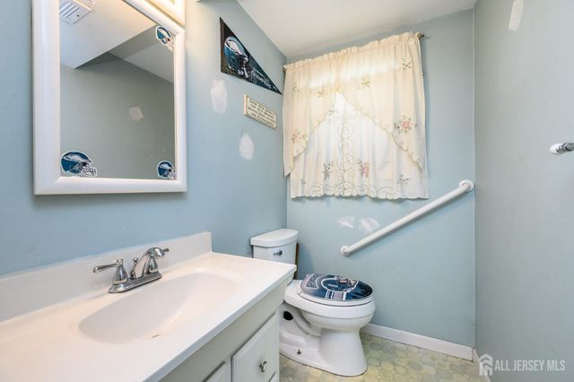 71 Aberdeen Avenue, Iselin, NJ 08830
