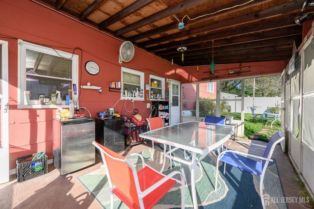 71 Aberdeen Avenue, Iselin, NJ 08830