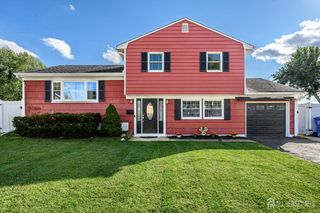 71 Aberdeen Avenue, Iselin, NJ 08830