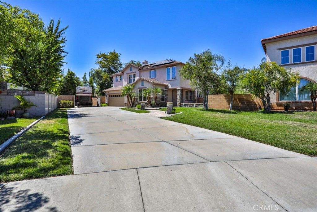 Image 12 of property listing at 36695 Fontaine Street, Winchester, CA 92596