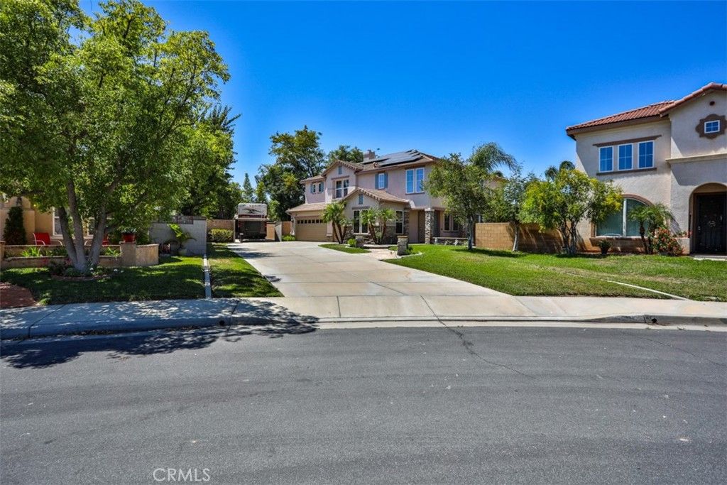Image 13 of property listing at 36695 Fontaine Street, Winchester, CA 92596