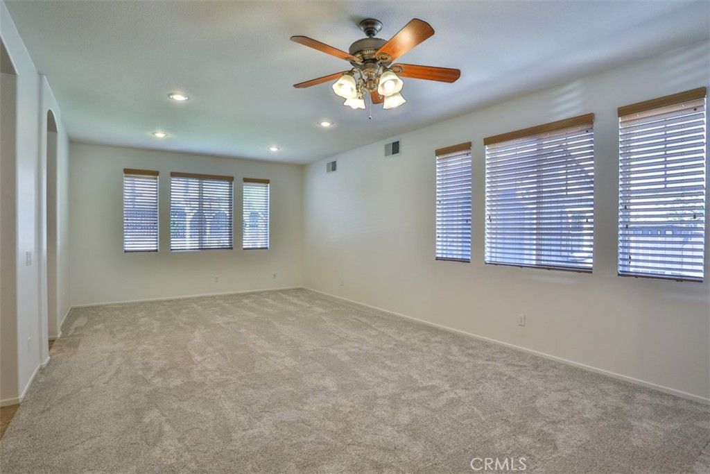 Image 15 of property listing at 36695 Fontaine Street, Winchester, CA 92596