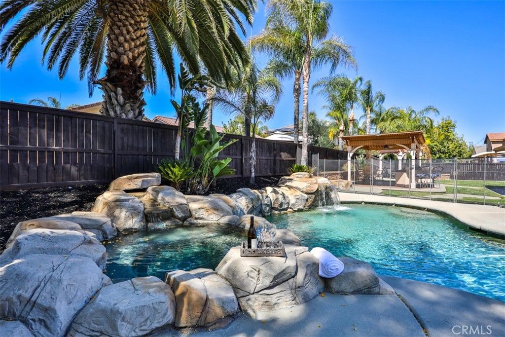 Image 8 of property listing at 36695 Fontaine Street, Winchester, CA 92596
