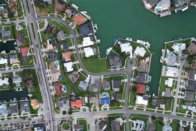 711 Fairlawn CT, Marco Island, FL 34145