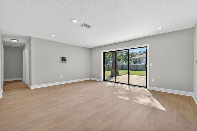 8110 MACOMA DRIVE NE, St Petersburg, FL 33702