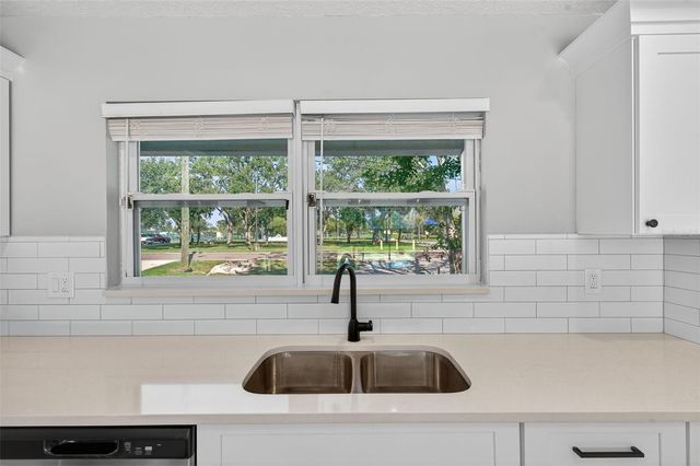 8110 MACOMA DRIVE NE, St Petersburg, FL 33702