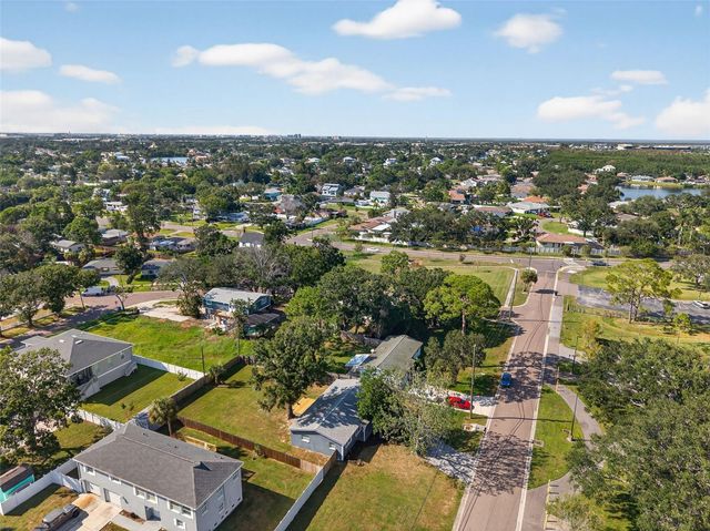 8110 MACOMA DRIVE NE, St Petersburg, FL 33702