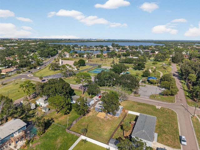 8110 MACOMA DRIVE NE, St Petersburg, FL 33702