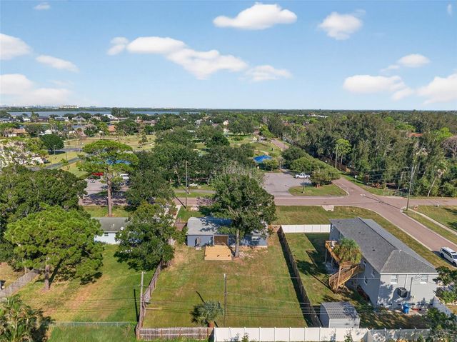 8110 MACOMA DRIVE NE, St Petersburg, FL 33702