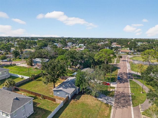 8110 MACOMA DRIVE NE, St Petersburg, FL 33702