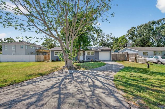 8110 MACOMA DRIVE NE, St Petersburg, FL 33702