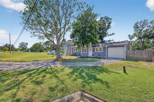 8110 MACOMA DRIVE NE, St Petersburg, FL 33702