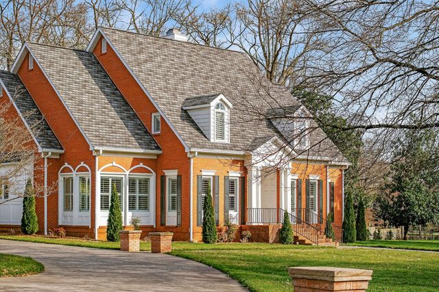 811 N Maple Ave, Cookeville, TN 38501