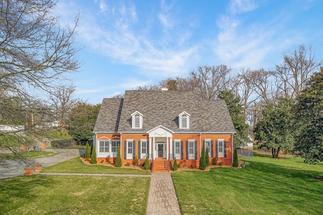 811 N Maple Ave, Cookeville, TN 38501