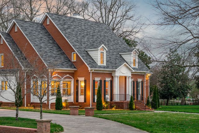 811 N Maple Ave, Cookeville, TN 38501