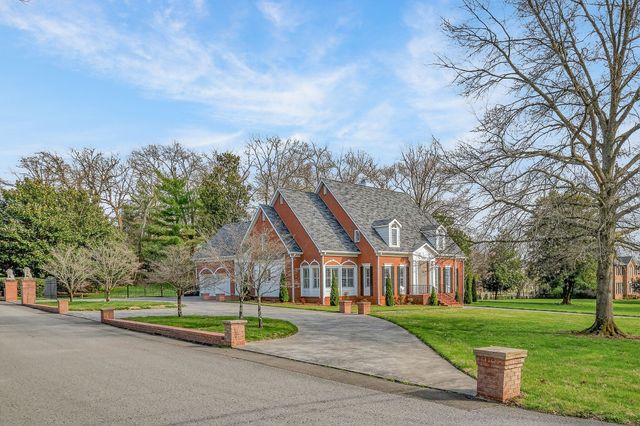 811 N Maple Ave, Cookeville, TN 38501