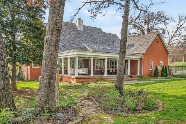 811 N Maple Ave, Cookeville, TN 38501