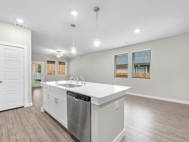 2010 W Darlington Oak Court, Conroe, TX 77304