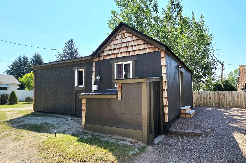 2125 7th Avenue S, Great Falls, MT 59405 photo 2