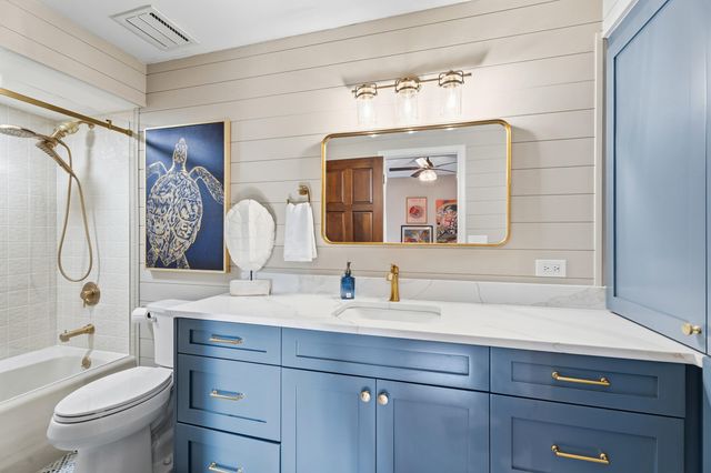 427 Glenbrook Drive, Atlantis, FL 33462