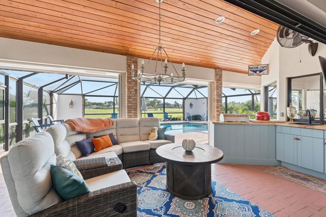 427 Glenbrook Drive, Atlantis, FL 33462