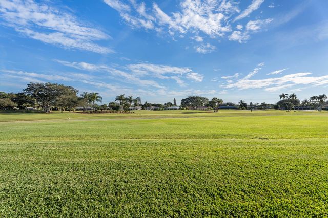 427 Glenbrook Drive, Atlantis, FL 33462