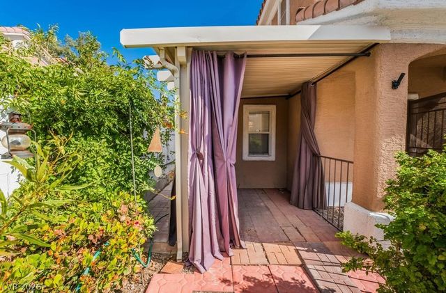 1453 Morro Creek Street, Las Vegas, NV 89128