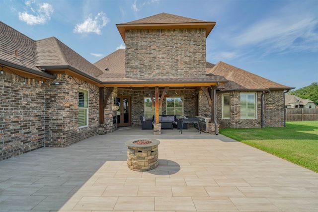 145 Abby Gail Dr, Longview, TX 75605