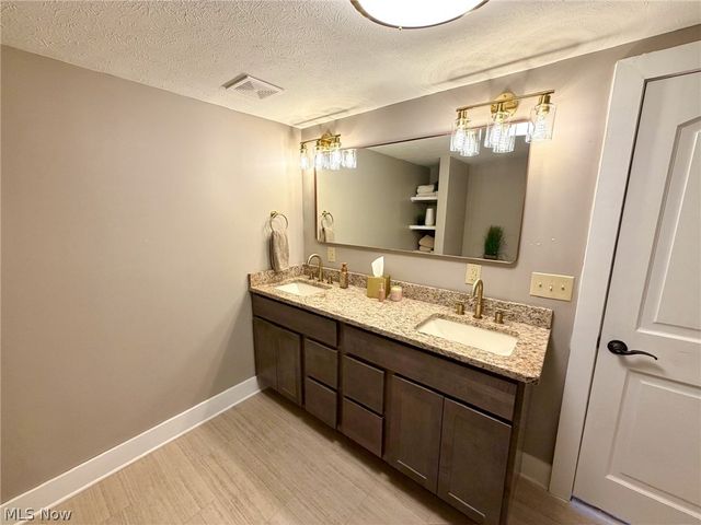 549 Perry Road, Tallmadge, OH 44278