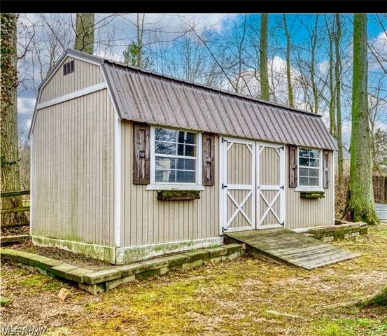 549 Perry Road, Tallmadge, OH 44278