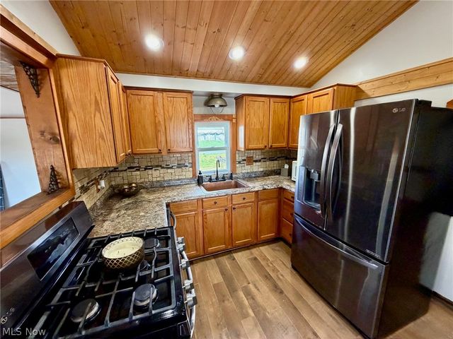 549 Perry Road, Tallmadge, OH 44278