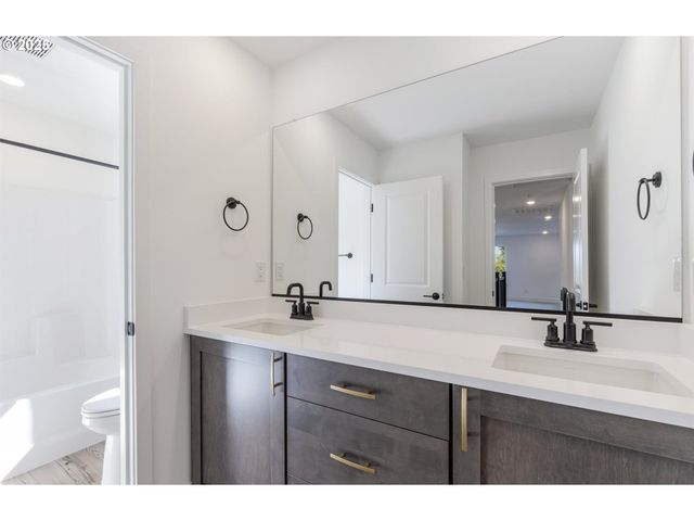 8702 S 3RD Way, Ridgefield, WA 98642