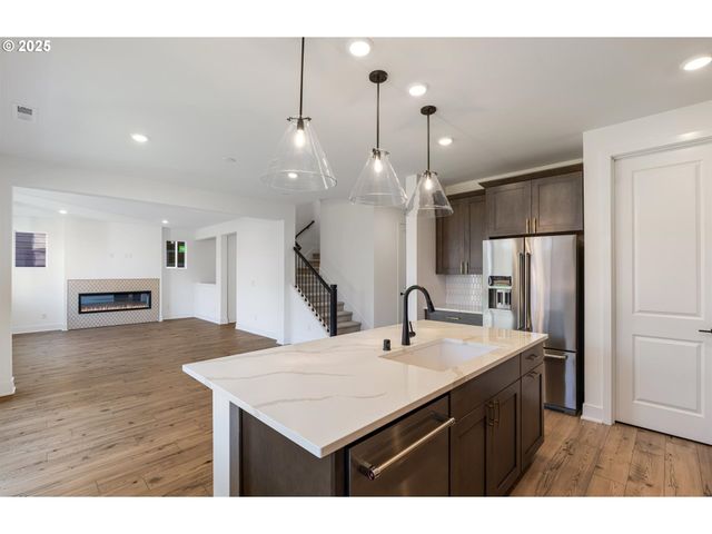 8702 S 3RD Way, Ridgefield, WA 98642