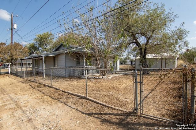 116 Matlock, Poth, TX 78147