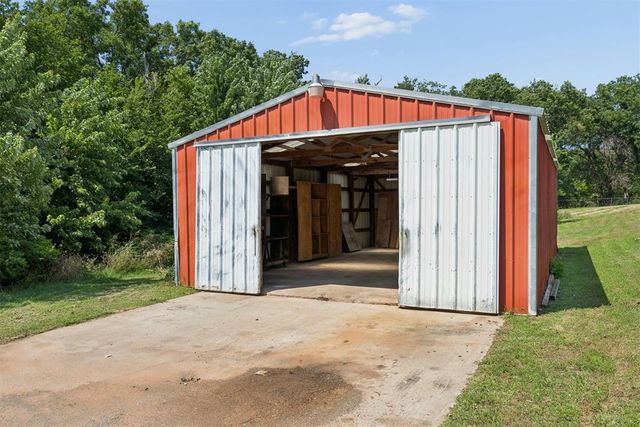 8010 E Maguire Road, Noble, OK 73068