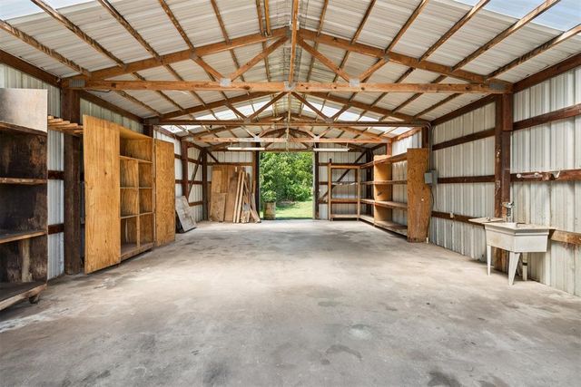 8010 E Maguire Road, Noble, OK 73068