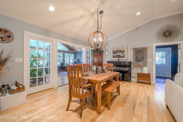 11N226 Peplow Road, Hampshire, IL 60140