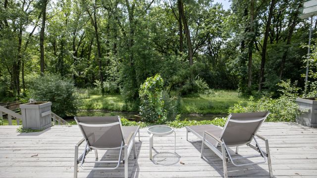 11N226 Peplow Road, Hampshire, IL 60140